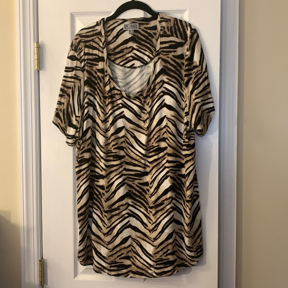 JM Collection size 3X Printed Top Short Sleeve.